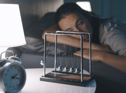 Femme de 50 ans qui n'arrive pas à s'endormir